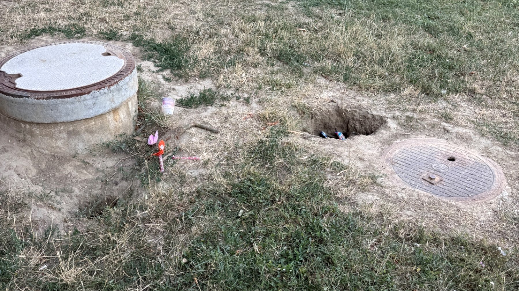 Kontrola vstupov hlodavcov v okolí kanalizačnej šachty